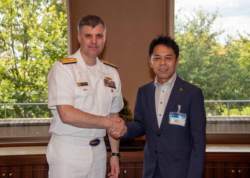 CNRJ Visits JMSDF and City Leaders