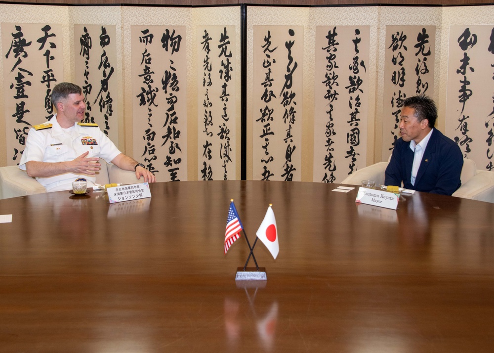 CNRJ Visits JMSDF and City Leaders