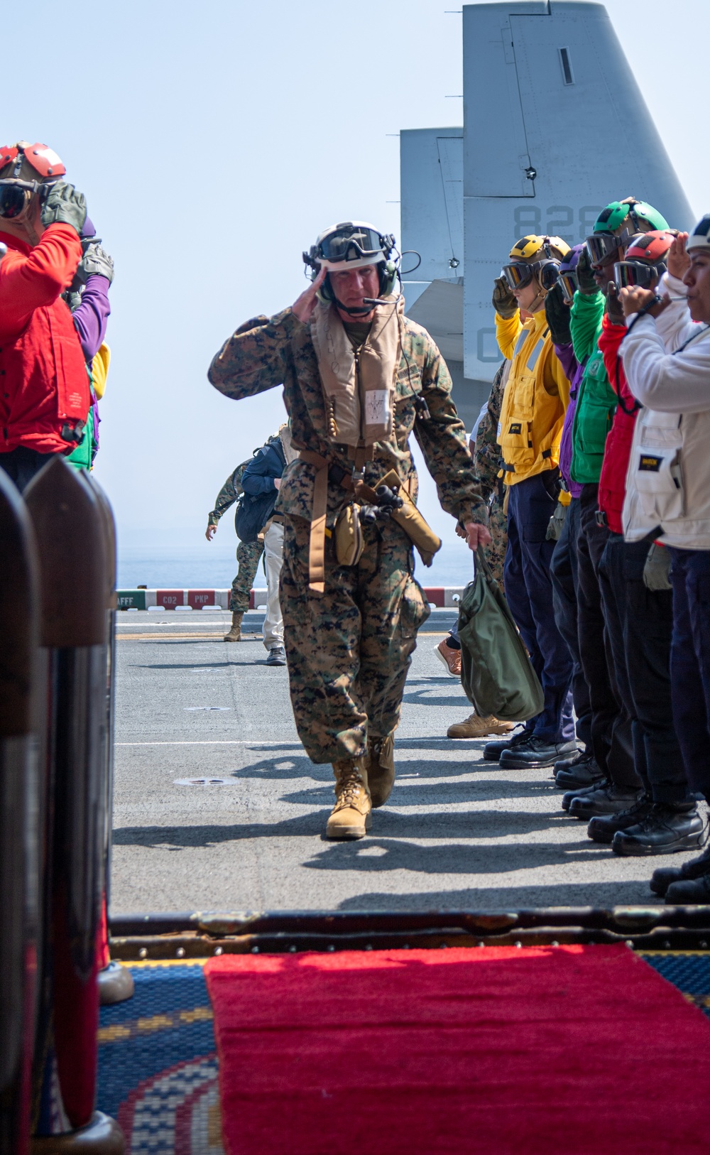 Commandant of the Marine Corps / Sergeant Major of the Marine Corps Visit USS America (LHA 6)