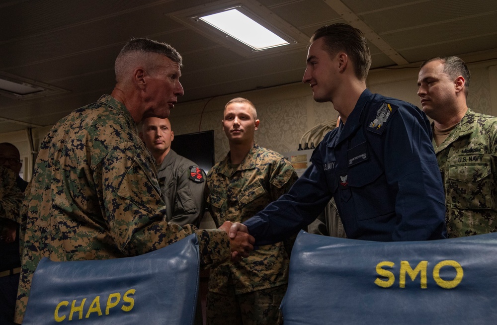 Commandant of the Marine Corps / Sergeant Major of the Marine Corps Visit USS America (LHA 6)