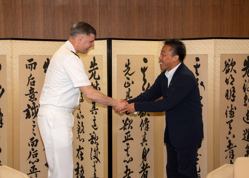 CNRJ Visits JMSDF and City Leaders