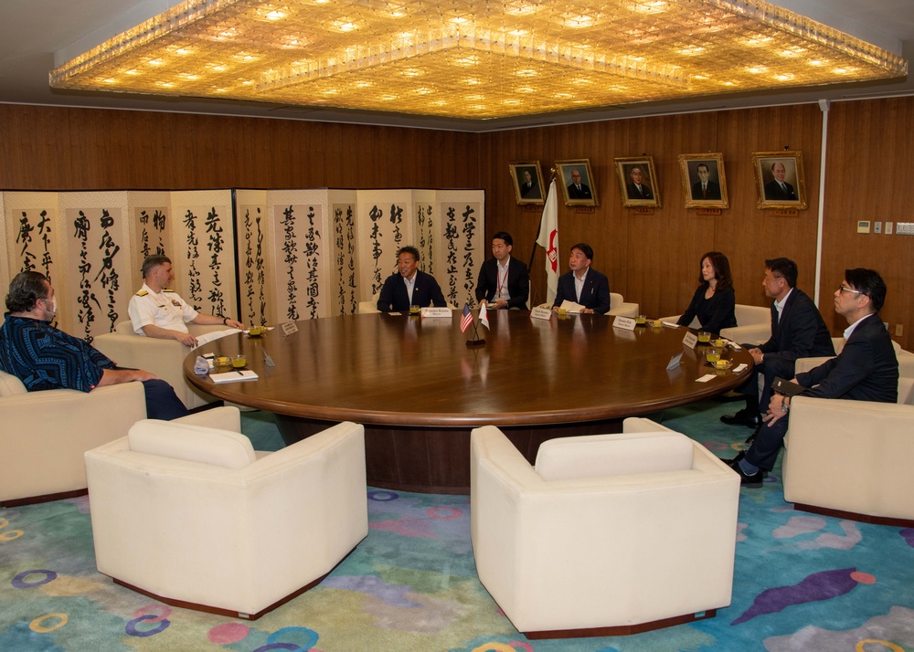 CNRJ Visits JMSDF and City Leaders