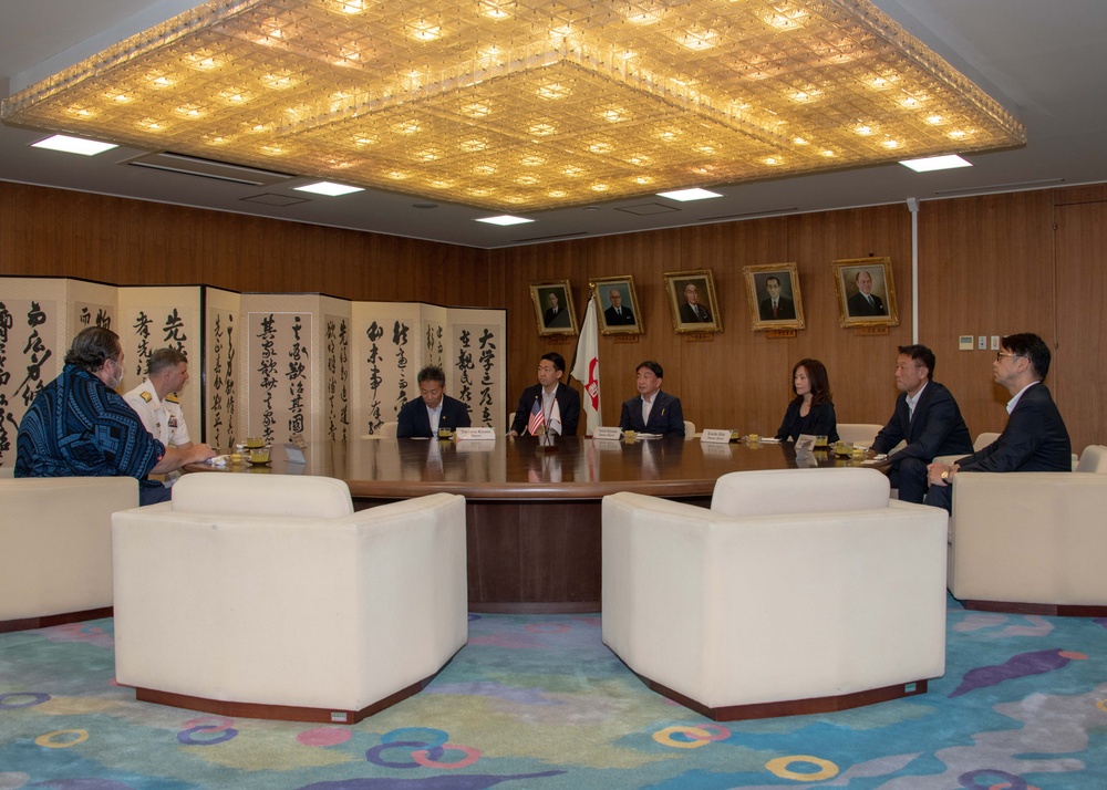 CNRJ Visits JMSDF and City Leaders