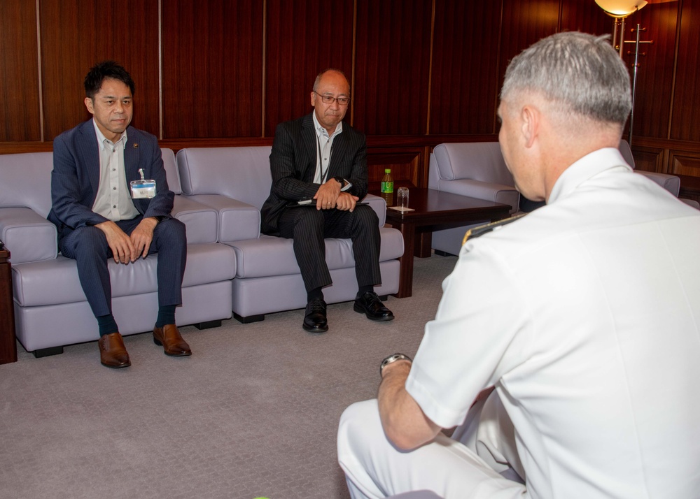 CNRJ Visits JMSDF and City Leaders