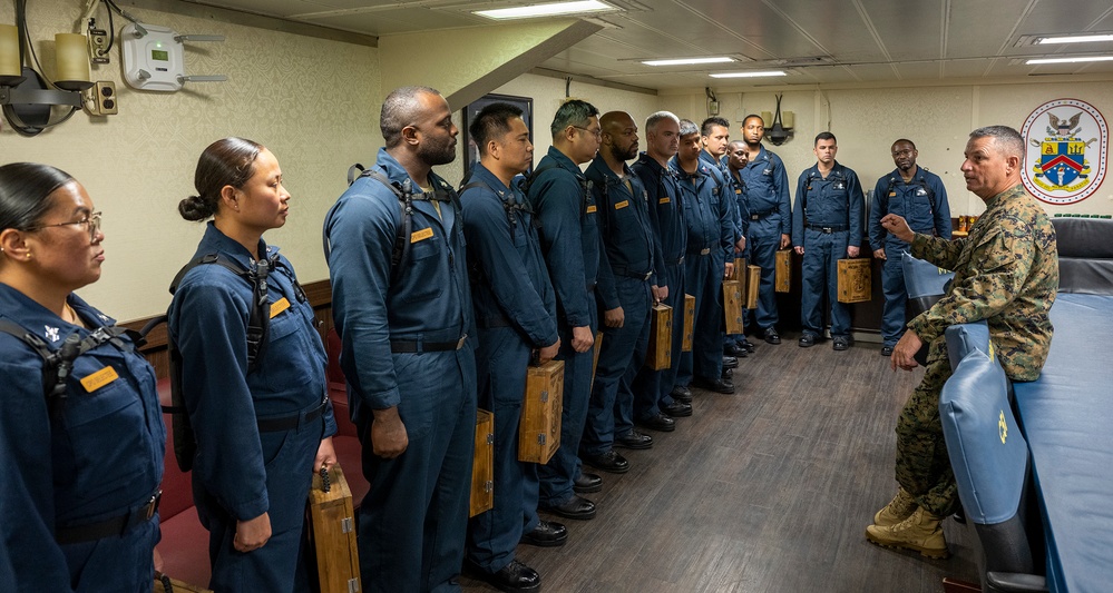 III Marine Expeditionary Force Command Master Chief Visits USS America (LHA 6)