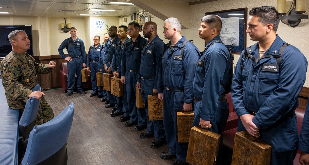 III Marine Expeditionary Force Command Master Chief Visits USS America (LHA 6)