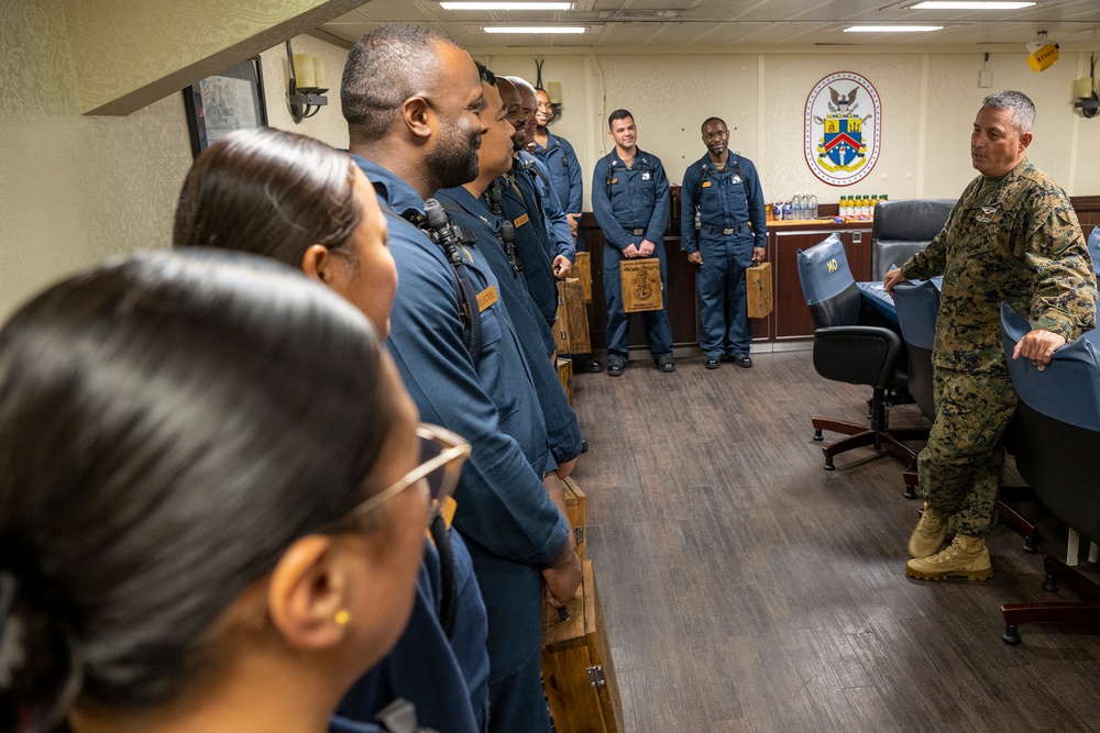 III Marine Expeditionary Force Command Master Chief Visits USS America (LHA 6)