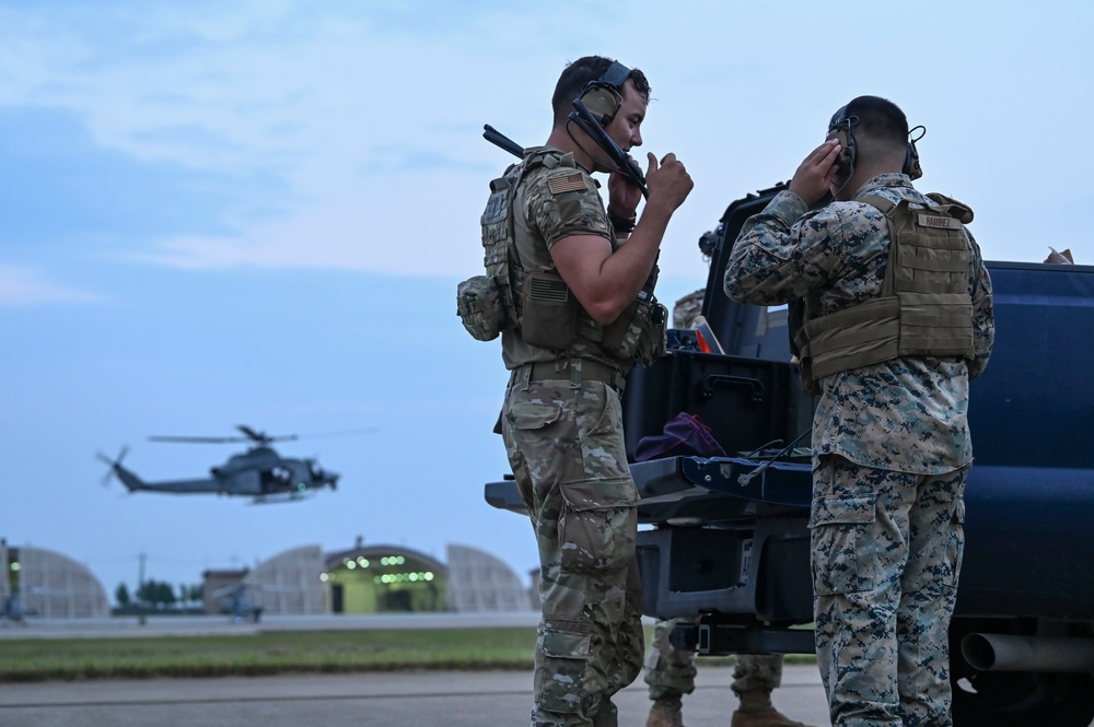 Wolf pack, Marines Partner for Joint Helicopter Landing Zone Operations