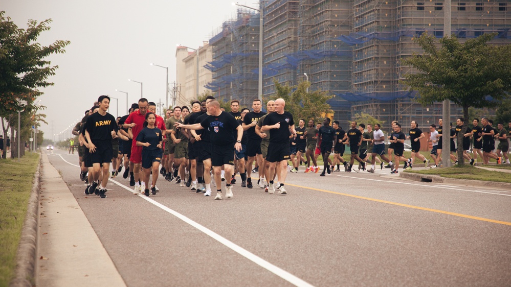 MARFORK Marines conduct joint and bilateral physical training with USFK, UNC and Republic of Korea Marine Corps senior enlisted leadership