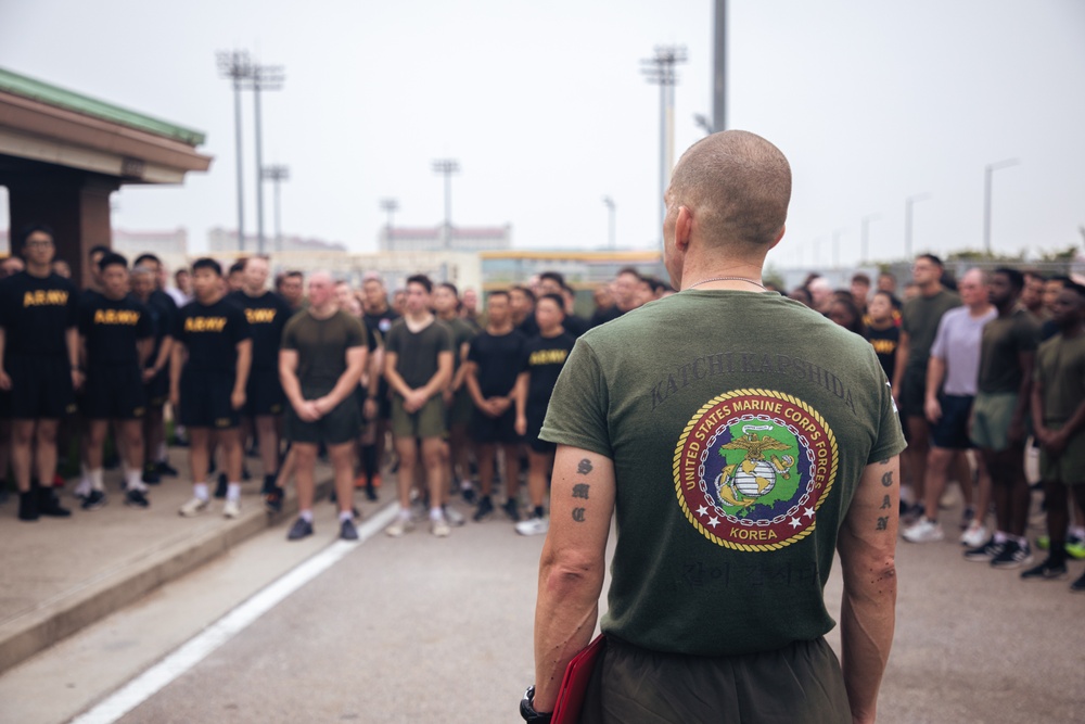 MARFORK Marines conduct joint and bilateral physical training with USFK, UNC and Republic of Korea Marine Corps senior enlisted leadership
