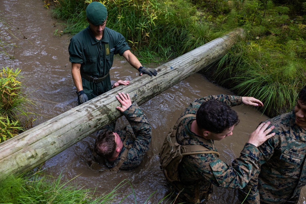 II MEF Marines Conduct Obstacle Course with Swedish Marines