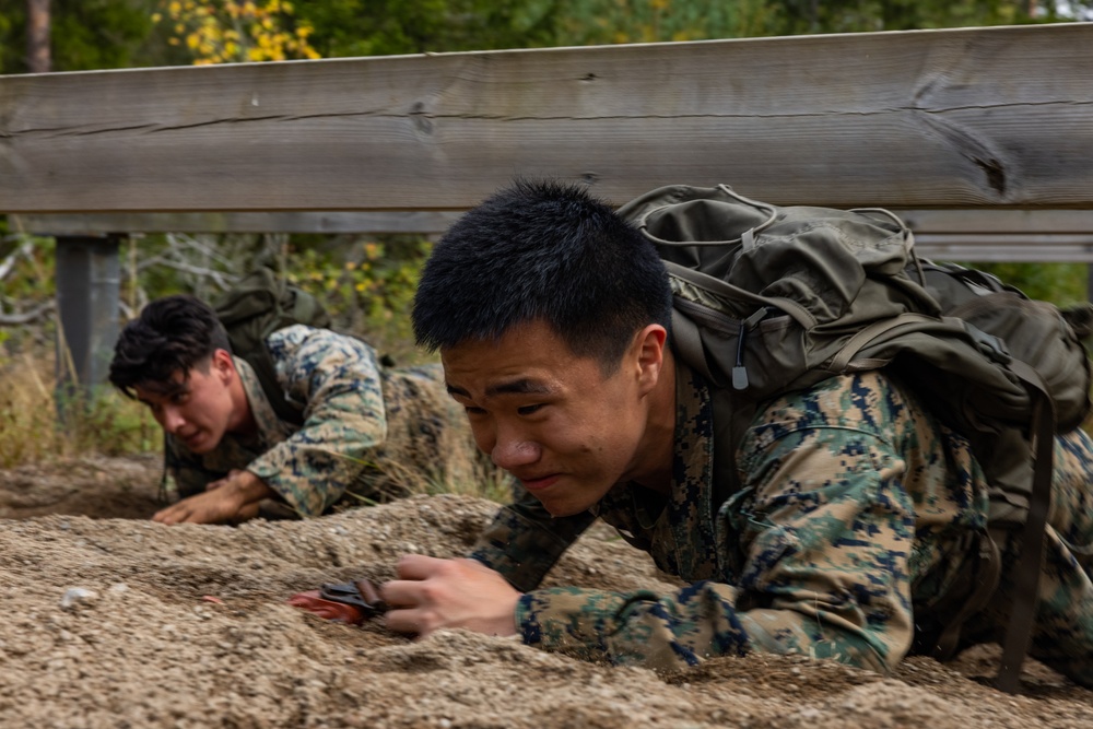 II MEF Marines Conduct Obstacle Course with Swedish Marines