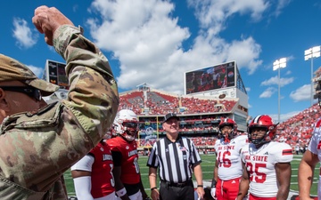 University of Louisville honors Kentucky Air Guardsmen during football game