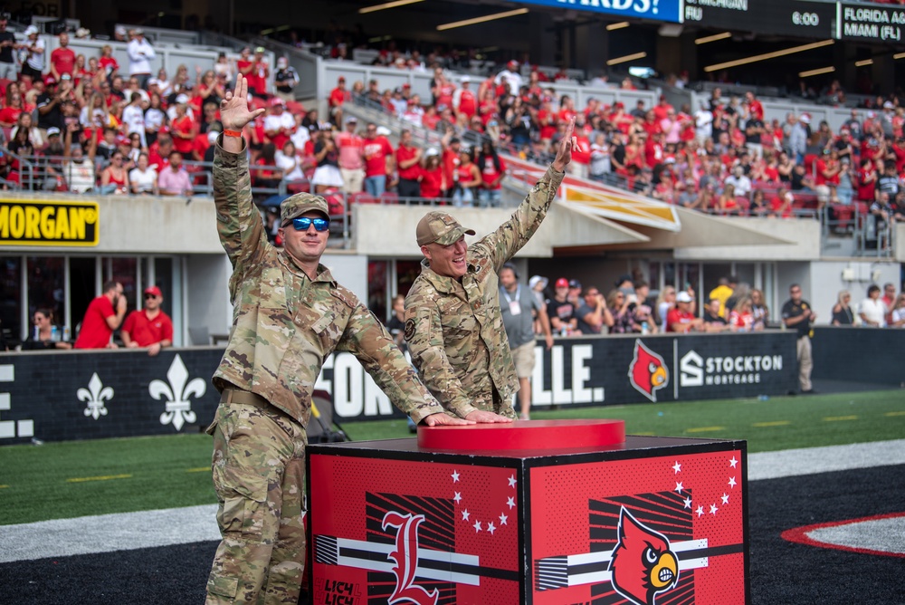 University of Louisville honors Kentucky Air Guardsmen during football game