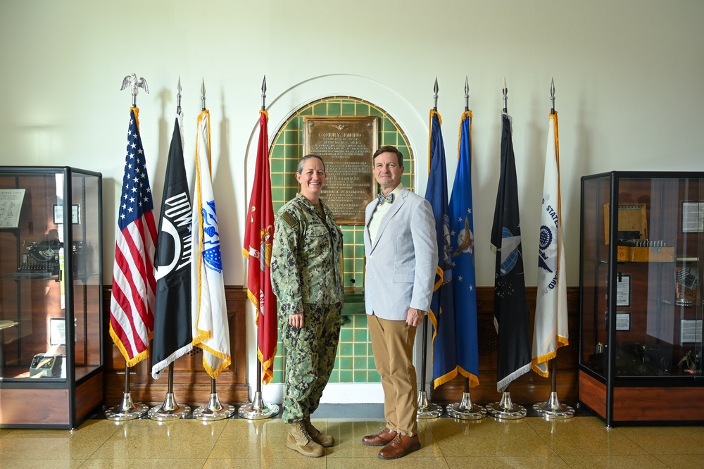 Navy’s senior language authority and Language, Regional Expertise and Culture Office director visits CIWT