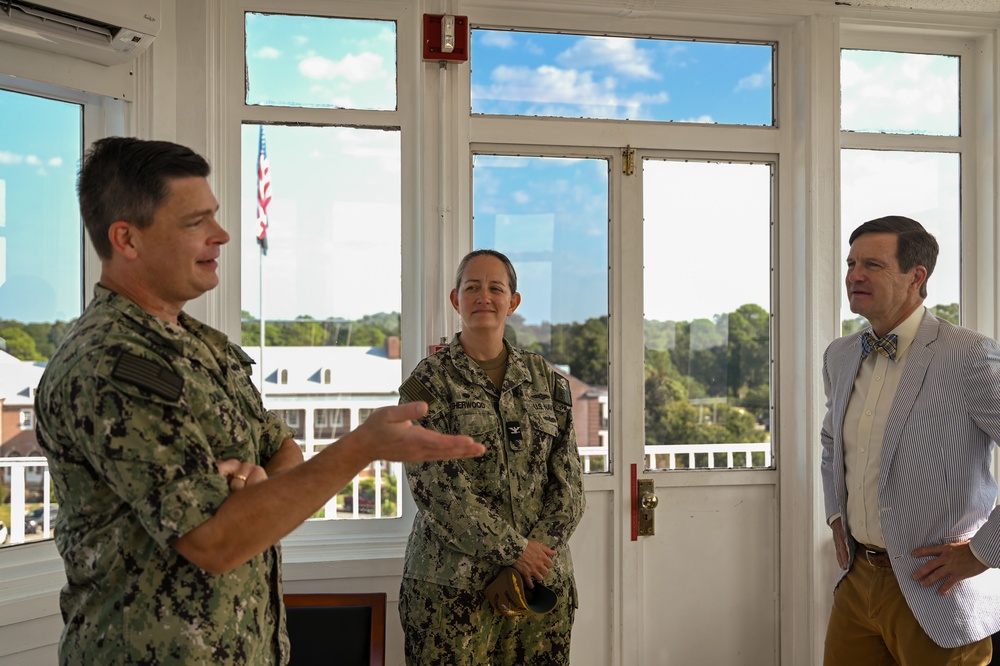 Navy’s senior language authority and Language,  Regional Expertise and Culture Office director visits CIWT