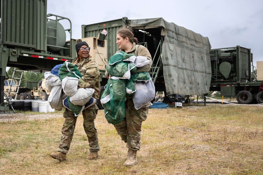 Field Laundry and Shower Specialists : Exercise Northern Strike 24-2