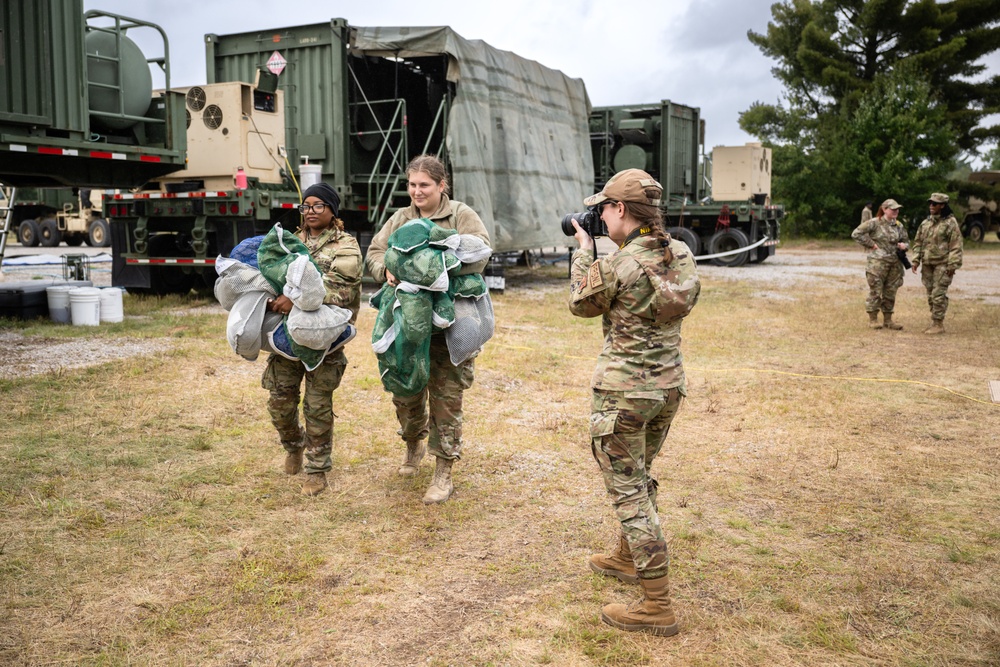 Field Laundry and Shower Specialists : Exercise Northern Strike 24-2
