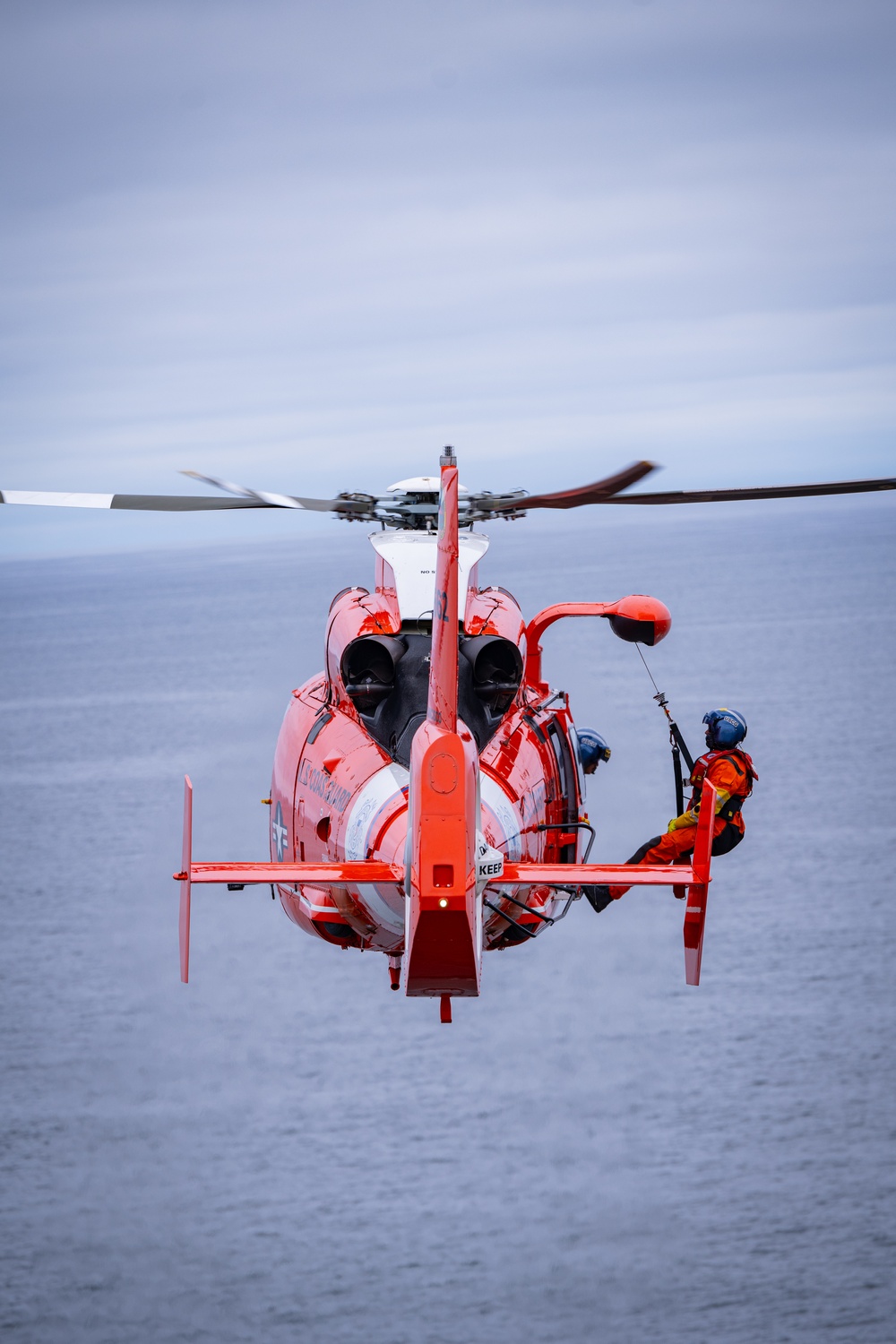 Coast Guard Air Station San Francisco conducts cliff rescue training in Pacifica