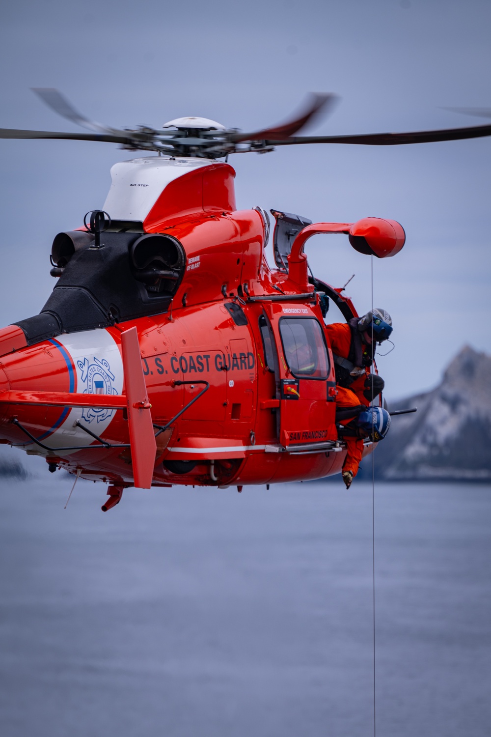 Coast Guard Air Station San Francisco conducts cliff rescue training in Pacifica