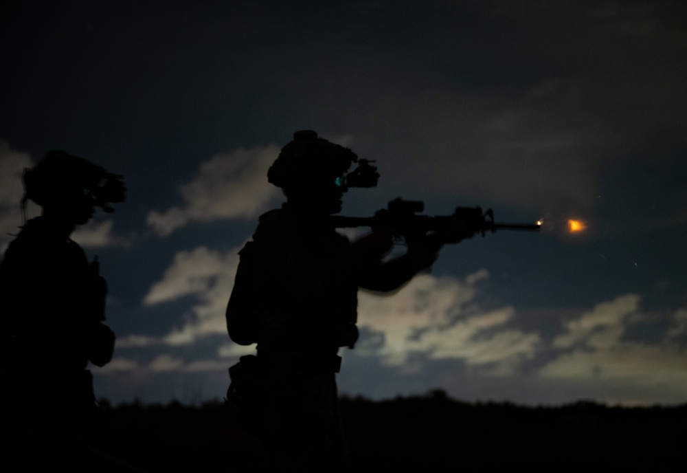 On sight: MST conducts night fire exercise