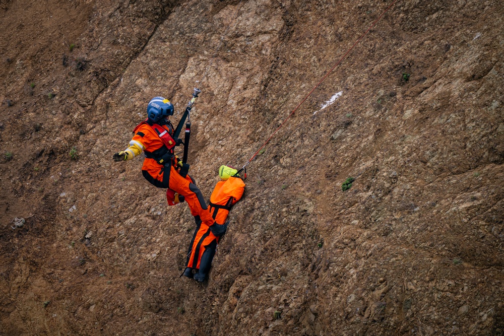 Coast Guard Air Station San Francisco conducts cliff rescue training in Pacifica