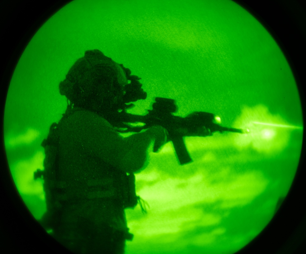 On sight: MST conducts night fire exercise