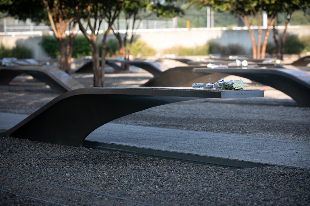 CNO and MCPON attend Pentagon September 11 Observance