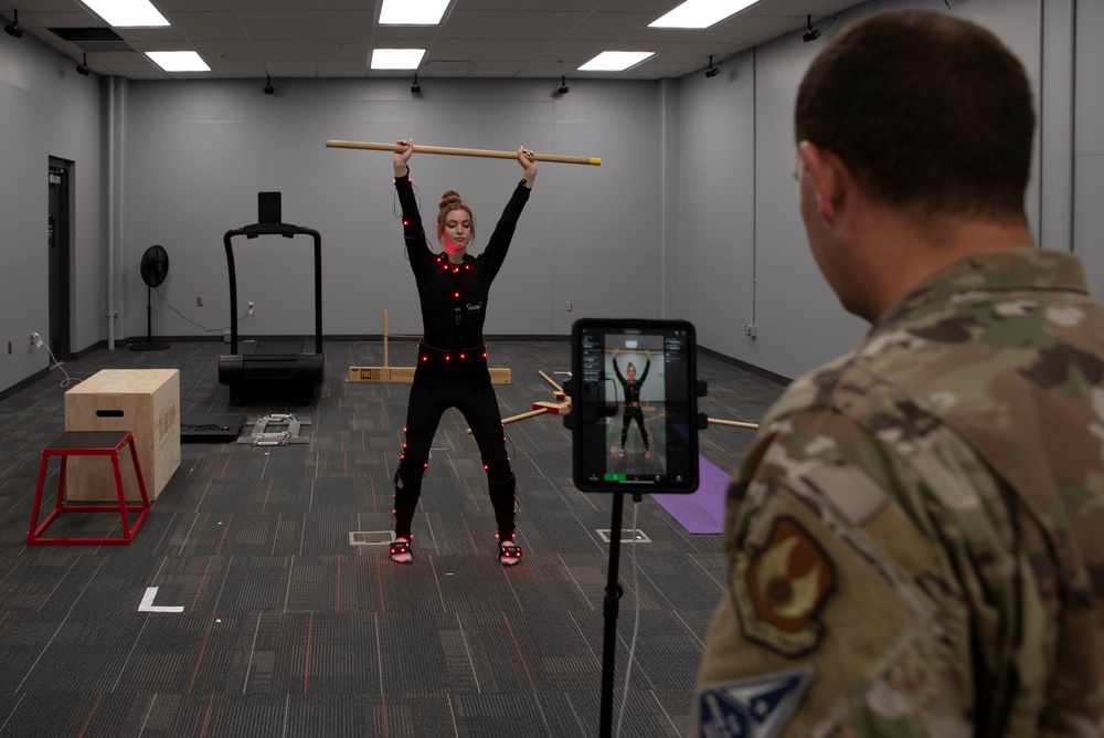 AFRL 711 HPW researchers use motion capture tech to study mobility, injury risks