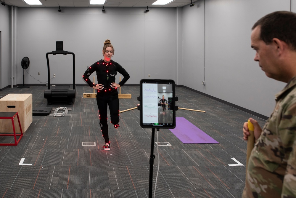 AFRL 711 HPW researchers use motion capture tech to study mobility, injury risks