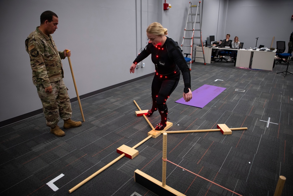 AFRL 711 HPW researchers use motion capture tech to study mobility, injury risks