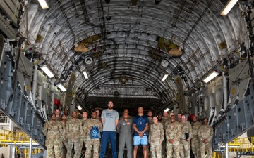 Grizzlies visit the 164th AW!