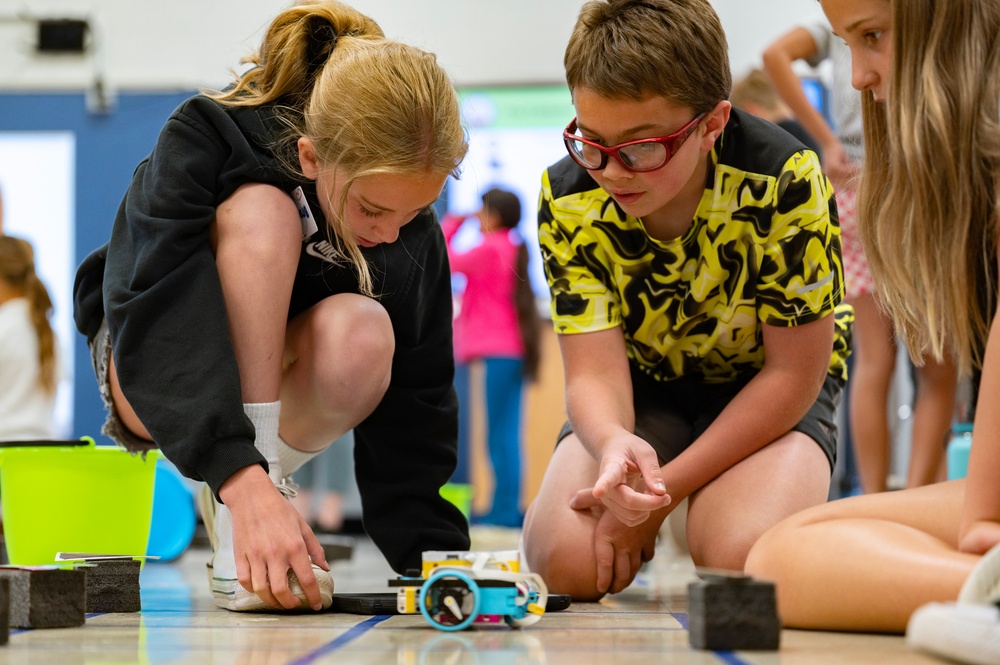 Tehachapi 5th Graders Embark on Learning Adventure at STARBASE Edwards