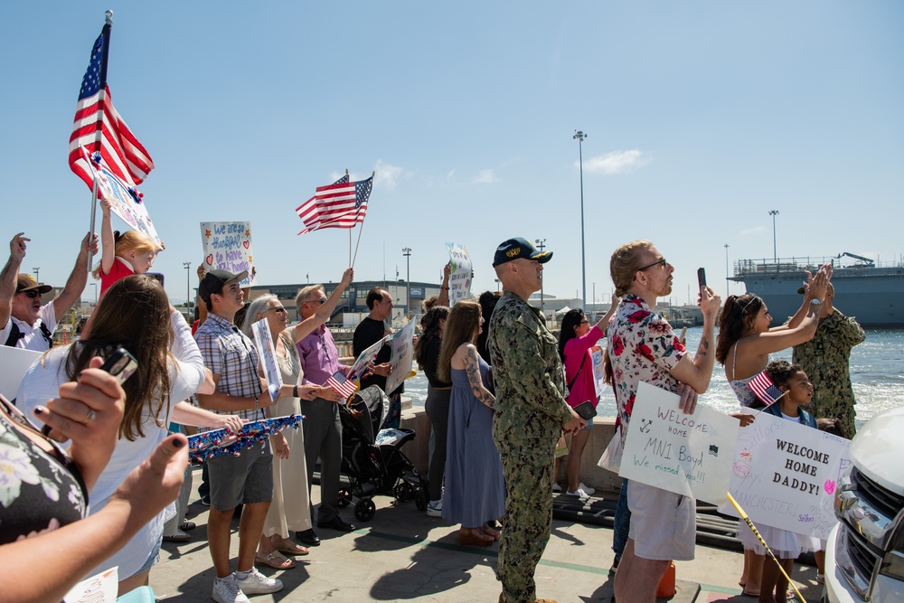 USS Manchester returns to San Diego