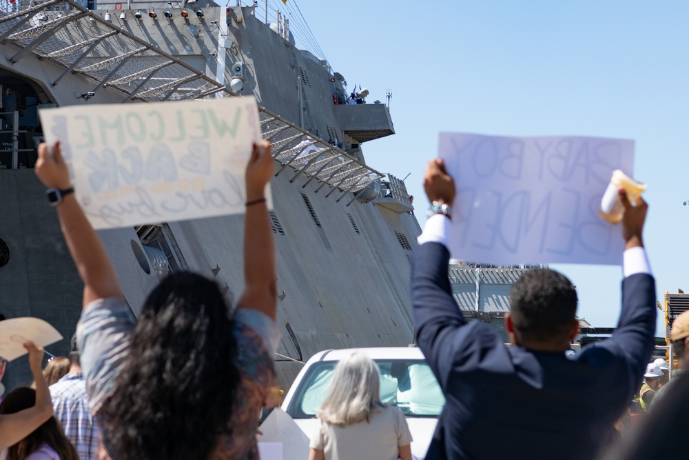 USS Manchester returns to San Diego