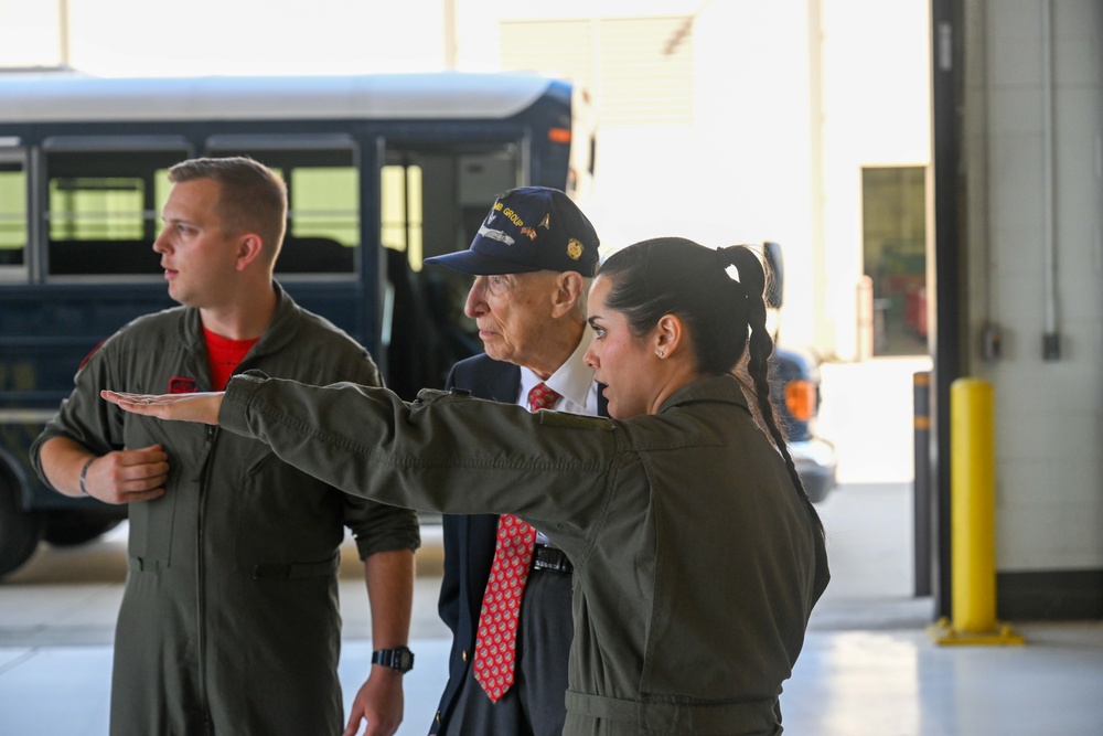 A Day with a Legend: WWII Bomber Pilot visits old Squadron