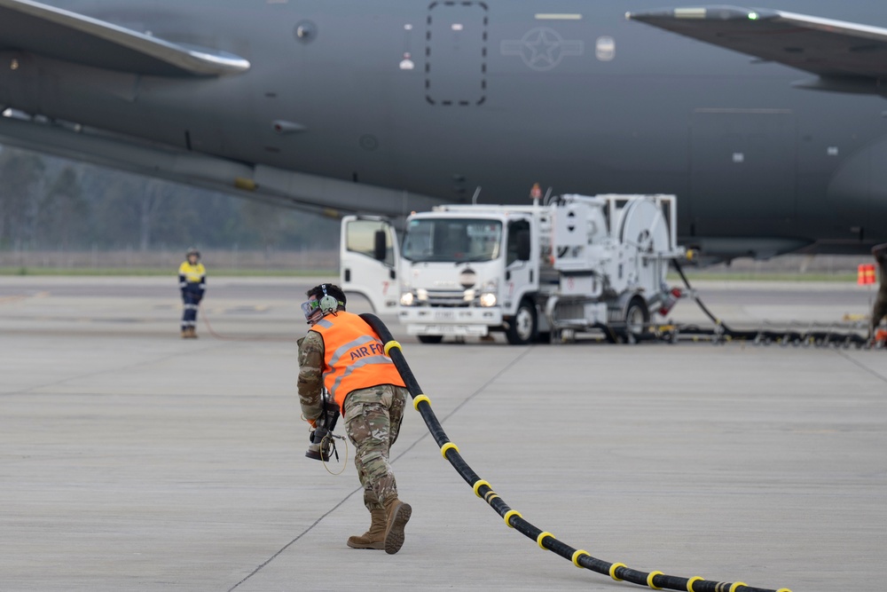 RAAF, USAF team up to hot pit during BTF down under