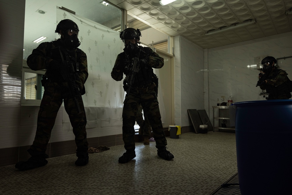 SY 24 | BLT 1/5 and ROK Marines participate in CBRN response training