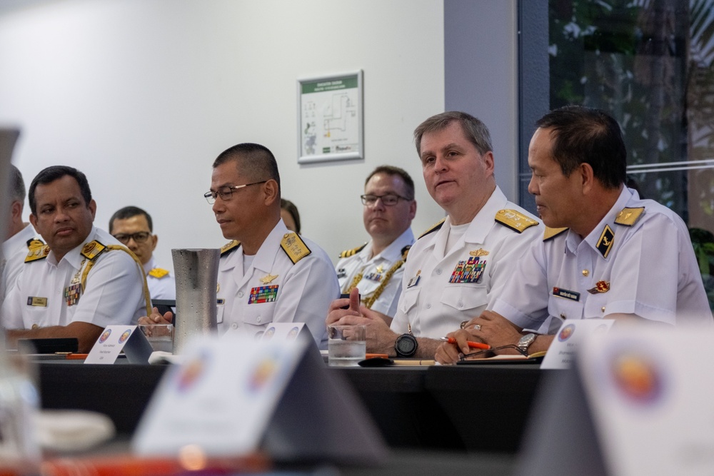 Commander U.S. 7th Fleet attends Exercise Kakadu 2024 fleet commander’s conference