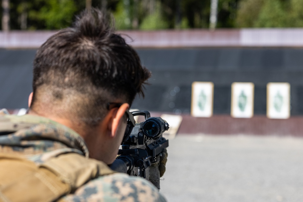 2d Recon Marines Train with Swedish Coastal Rangers