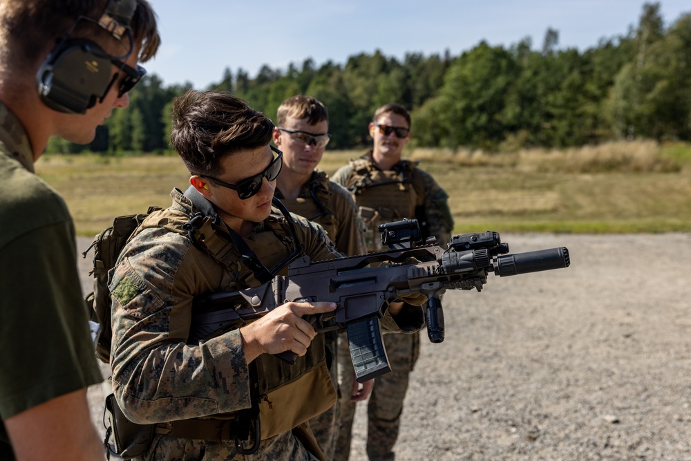 2d Recon Marines Train with Swedish Coastal Rangers