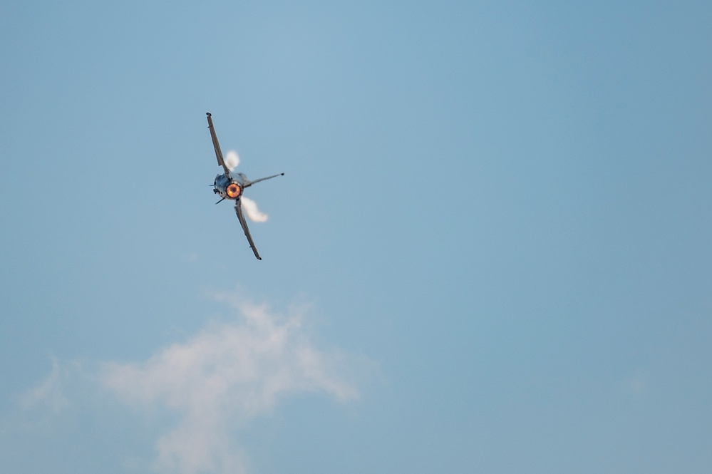 U.S. Air Force kicks off day 1 of the Egypt International Airshow