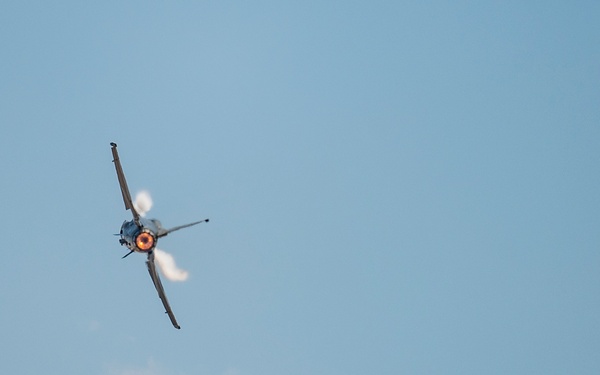 U.S. Air Force kicks off day 1 of the Egypt International Airshow