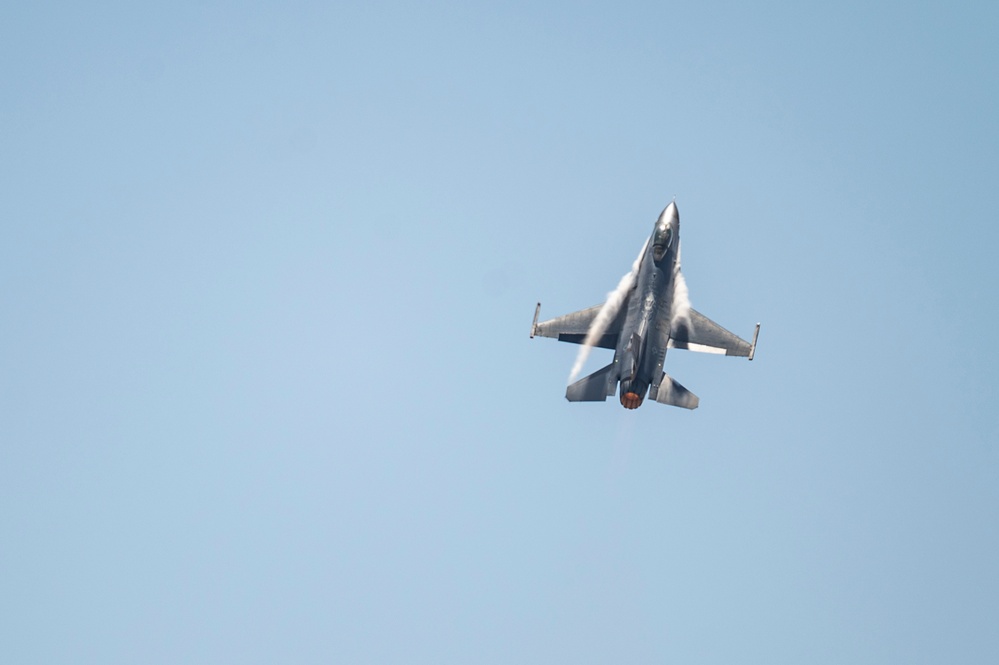 U.S. Air Force kicks off day 1 of the Egypt International Airshow