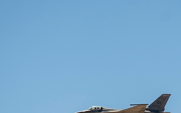 U.S. Air Force kicks off day 1 of the Egypt International Airshow