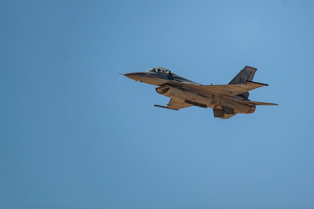 U.S. Air Force kicks off day 1 of the Egypt International Airshow