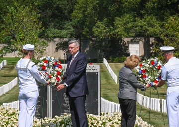 ONI Honors Those Lost on 9/11