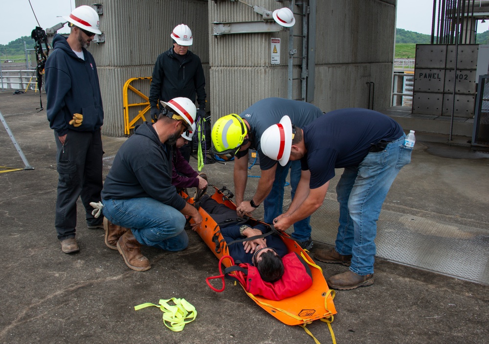 Rescue Training at Robert C Byrd Lock and Dam