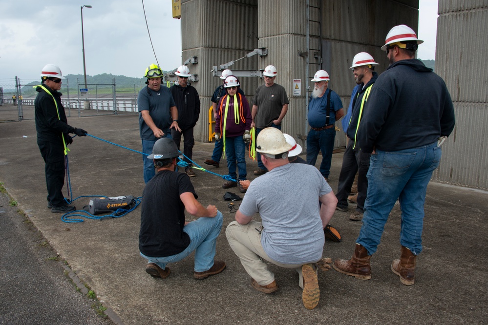 Rescue Training at Robert C Byrd Lock and Dam