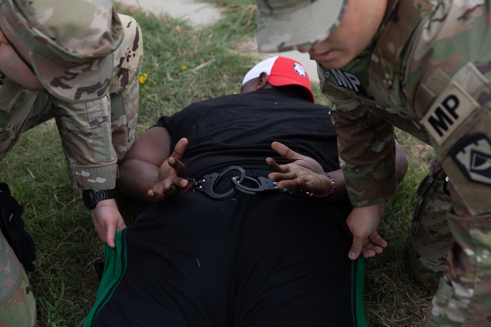 863rd Military Police Company Respond to a Domestic Violence Training Scenario